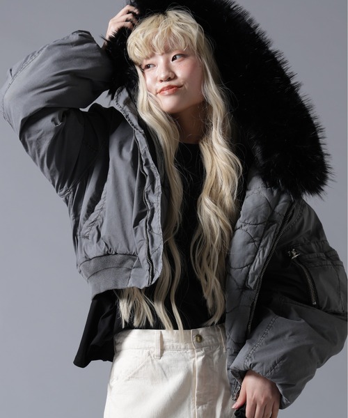 BEAVER(ビーバー)の「B omnivore/ビーオムニボー COTTON NYLON FUR BLOUSON(ブルゾン・レディース・ブラック/ベージュ・FREE)」の7枚目の写真