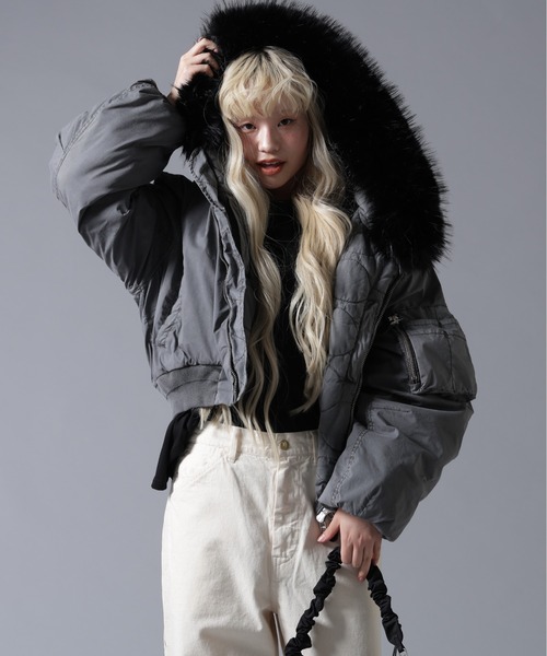 BEAVER(ビーバー)の「B omnivore/ビーオムニボー COTTON NYLON FUR BLOUSON(ブルゾン・レディース・ブラック/ベージュ・FREE)」の8枚目の写真