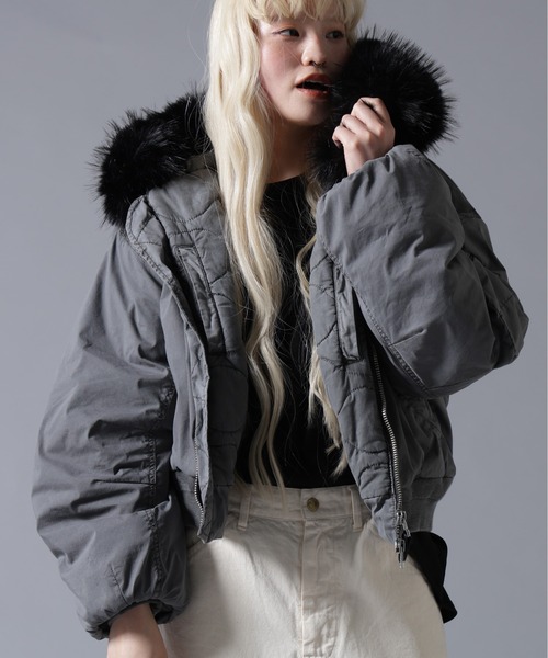 BEAVER(ビーバー)の「B omnivore/ビーオムニボー COTTON NYLON FUR BLOUSON(ブルゾン・レディース・ブラック/ベージュ・FREE)」の9枚目の写真