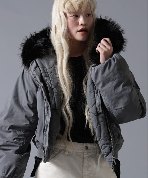 BEAVER(ビーバー)の「B omnivore/ビーオムニボー COTTON NYLON FUR BLOUSON(ブルゾン・レディース・ブラック/ベージュ・FREE)」の10枚目の写真
