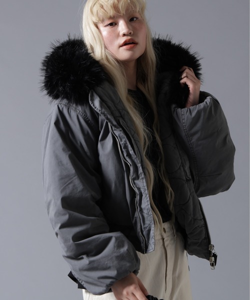 BEAVER(ビーバー)の「B omnivore/ビーオムニボー COTTON NYLON FUR BLOUSON(ブルゾン・レディース・ブラック/ベージュ・FREE)」の11枚目の写真