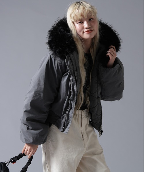 BEAVER(ビーバー)の「B omnivore/ビーオムニボー COTTON NYLON FUR BLOUSON(ブルゾン・レディース・ブラック/ベージュ・FREE)」の12枚目の写真