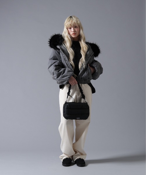 BEAVER(ビーバー)の「B omnivore/ビーオムニボー COTTON NYLON FUR BLOUSON(ブルゾン・レディース・ブラック/ベージュ・FREE)」の13枚目の写真