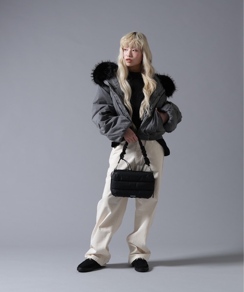 BEAVER(ビーバー)の「B omnivore/ビーオムニボー COTTON NYLON FUR BLOUSON(ブルゾン・レディース・ブラック/ベージュ・FREE)」の14枚目の写真