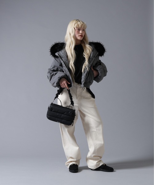 BEAVER(ビーバー)の「B omnivore/ビーオムニボー COTTON NYLON FUR BLOUSON(ブルゾン・レディース・ブラック/ベージュ・FREE)」の16枚目の写真