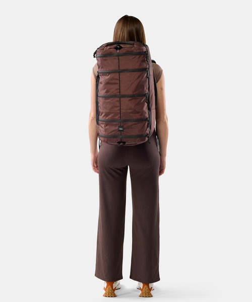 Matador(マタドール)の「Matador/マタドール 45L SEG Hybrid Travel Pack/45L セグ ハイブリッド トラベルパック(バックパック/リュック・メンズ・ワインレッド/ダークグリーン/ブラック・FREE)」の10枚目の写真