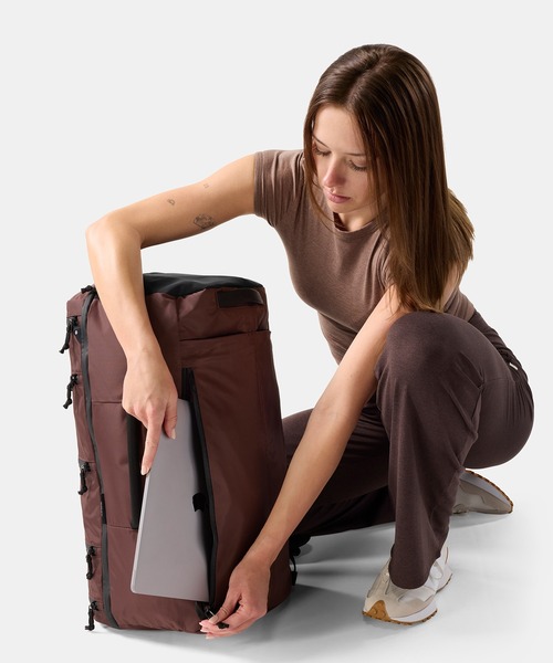 Matador(マタドール)の「Matador/マタドール 45L SEG Hybrid Travel Pack/45L セグ ハイブリッド トラベルパック(バックパック/リュック・メンズ・ワインレッド/ダークグリーン/ブラック・FREE)」の4枚目の写真