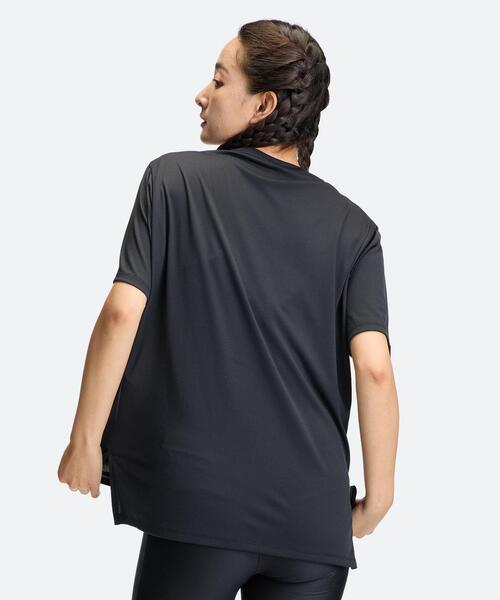 UNDER ARMOUR(アンダーアーマー)の「UAテック オーバーサイズド グラフィック ショートスリーブ Tシャツ(トレーニング/レディース)(Tシャツ/カットソー・レディース・ブラック・XL/L/M/S)」の2枚目の写真