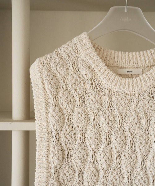 anuke（アンヌーク）の「anuke Slub Pattern Vest（ニット/セーター・レディース・オフホワイト・FREE）」の4枚目の写真