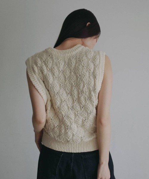 anuke（アンヌーク）の「anuke Slub Pattern Vest（ニット/セーター・レディース・オフホワイト・FREE）」の6枚目の写真