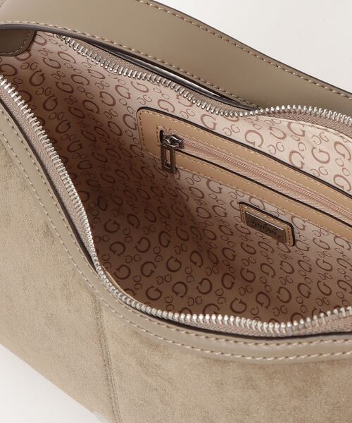 Guess（ゲス）の「NADINE Shoulder Bag ショルダーバッグ ハンドバッグ（ショルダーバッグ・レディース・ブラウン・ONE SIZE）」の11枚目の写真