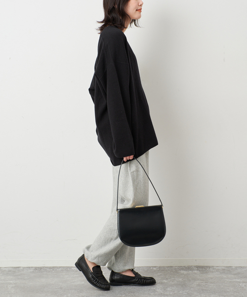 SLOBE IENA(スローブイエナ)の「《WEB限定カラーあり/》echecs Vネックプルオーバー(ニット/セーター・レディース・チャコールグレー/ピンク/カーキ/ブラック・FREE)」の10枚目の写真