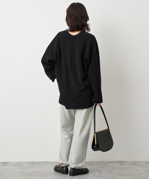 SLOBE IENA(スローブイエナ)の「《WEB限定カラーあり/》echecs Vネックプルオーバー(ニット/セーター・レディース・チャコールグレー/ピンク/カーキ/ブラック・FREE)」の11枚目の写真
