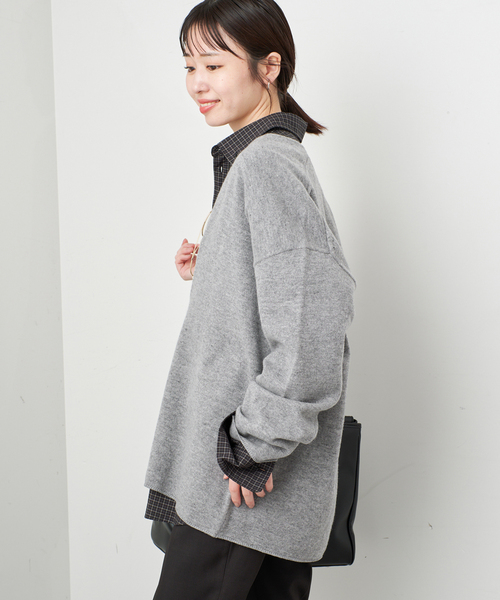 SLOBE IENA(スローブイエナ)の「《WEB限定カラーあり/》echecs Vネックプルオーバー(ニット/セーター・レディース・チャコールグレー/ピンク/カーキ/ブラック・FREE)」の13枚目の写真