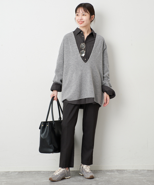 SLOBE IENA(スローブイエナ)の「《WEB限定カラーあり/》echecs Vネックプルオーバー(ニット/セーター・レディース・チャコールグレー/ピンク/カーキ/ブラック・FREE)」の15枚目の写真
