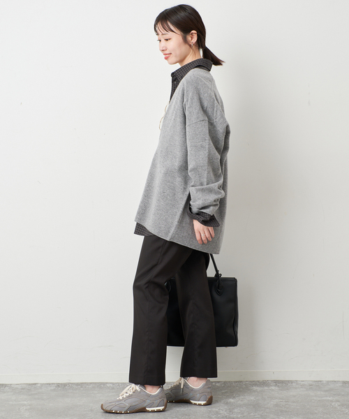 SLOBE IENA(スローブイエナ)の「《WEB限定カラーあり/》echecs Vネックプルオーバー(ニット/セーター・レディース・チャコールグレー/ピンク/カーキ/ブラック・FREE)」の16枚目の写真