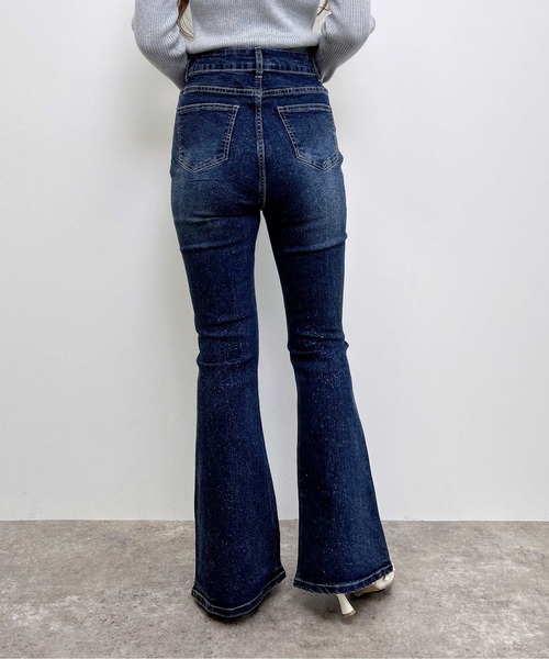 INGNI(イング)の「グリッターラメフレアデニムパンツ(デニムパンツ・レディース・ブルー系その他4・S/M)」の6枚目の写真
