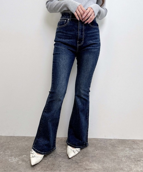 INGNI(イング)の「グリッターラメフレアデニムパンツ(デニムパンツ・レディース・ブルー系その他4・S/M)」の9枚目の写真