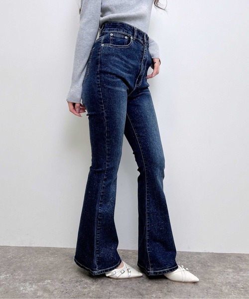 INGNI(イング)の「グリッターラメフレアデニムパンツ(デニムパンツ・レディース・ブルー系その他4・S/M)」の7枚目の写真