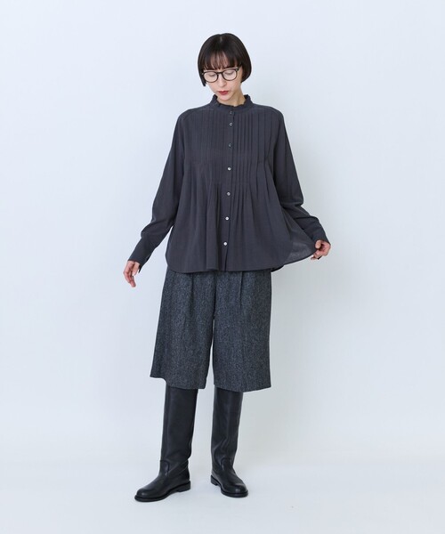 LOISIR（ロワズィール）の「リヨセルコットンボイルタックディテールブラウス（シャツ/ブラウス・レディース・チャコールグレー/カーキ/ベージュ・FREE）」の5枚目の写真