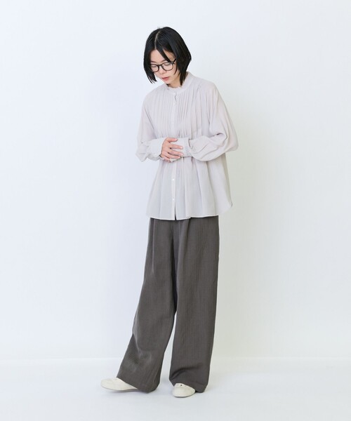 LOISIR（ロワズィール）の「リヨセルコットンボイルタックディテールブラウス（シャツ/ブラウス・レディース・チャコールグレー/カーキ/ベージュ・FREE）」の9枚目の写真
