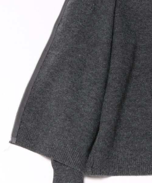 Ritzy(リッツィー)の「ダッフルボタンハイネックニットジャケット(ブルゾン・レディース・チャコール/グレー/ホワイト・FREE)」の12枚目の写真