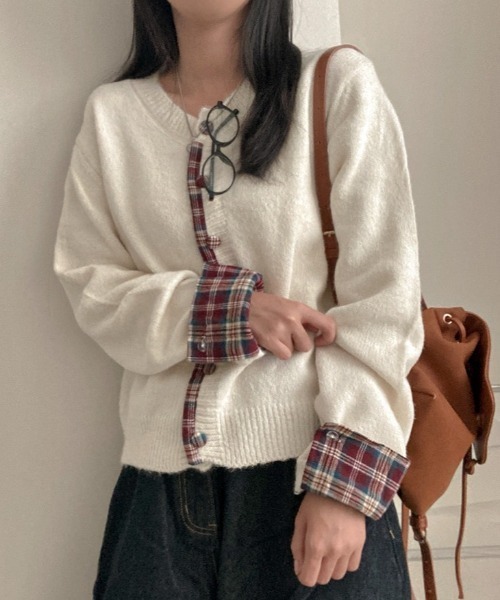 Aelina(エリナ)の「チェック柄切り替え配色ニットカーディガン(カーディガン/ボレロ・レディース・ベージュ/グレー/レッド/ネイビー・FREE)」の1枚目の写真