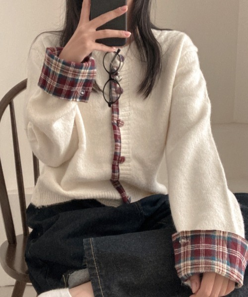 Aelina(エリナ)の「チェック柄切り替え配色ニットカーディガン(カーディガン/ボレロ・レディース・ベージュ/グレー/レッド/ネイビー・FREE)」の15枚目の写真