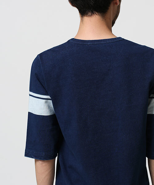 NANO universe（ナノユニバース）の「インディゴ抜染プリントフットT（Tシャツ/カットソー・メンズ・ブルー/ネイビー・MEDIUM/SMALL/LARGE）」の6枚目の写真