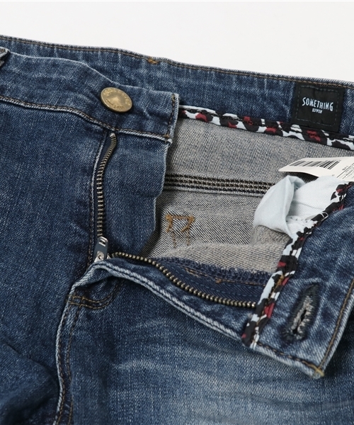 SOMETHING（サムシング）の「【SOMETHING】スキニースリム　バイオウォッシュ（デニムパンツ・レディース・インディゴブルー・29inch/25inch/28inch/30inch/26inch/27inch）」の9枚目の写真
