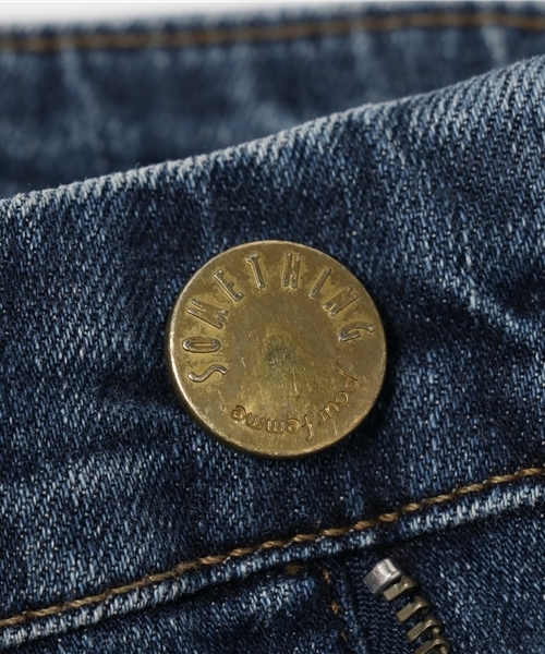 SOMETHING（サムシング）の「【SOMETHING】スキニースリム　バイオウォッシュ（デニムパンツ・レディース・インディゴブルー・29inch/25inch/28inch/30inch/26inch/27inch）」の10枚目の写真