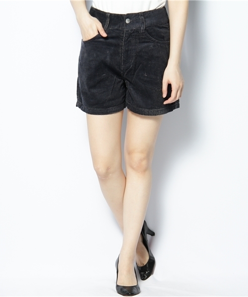 Kastane(カスタネ)の「コール天ショートパンツ(その他パンツ・レディース・ネイビー/ピンクベージュ/キャメル/ベージュ・1/2)」の2枚目の写真