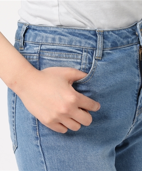 WEGO（ウィゴー）の「WEGO/ストレッチフリンジフレアデニムパンツ（デニムパンツ・レディース・インディゴブルー・LARGE/MEDIUM）」の4枚目の写真