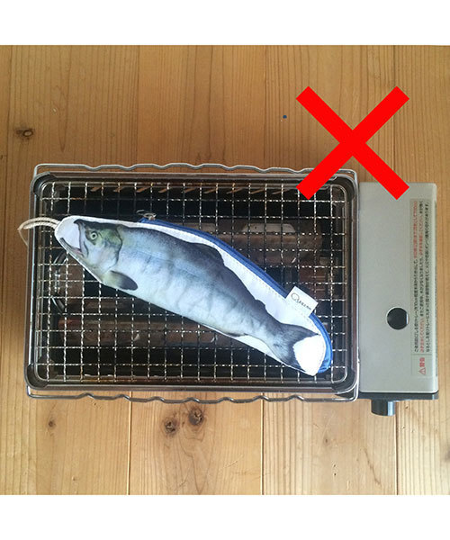 YOU+MORE!(ユーモア)の「妄想工作所さんと作った魚の開きポーチ (ポーチ・レディース・グレー/レッド/ホワイト・ONE SIZE)」の11枚目の写真