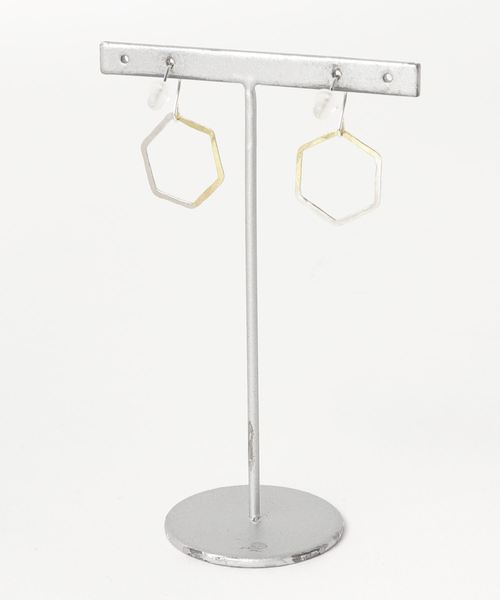 tone(トーン)の「【ray silver works】六角真鍮×シルバーピアス(ピアス(両耳用)・レディース・シルバー×ゴールド/ゴールド系その他・FREE)」の3枚目の写真
