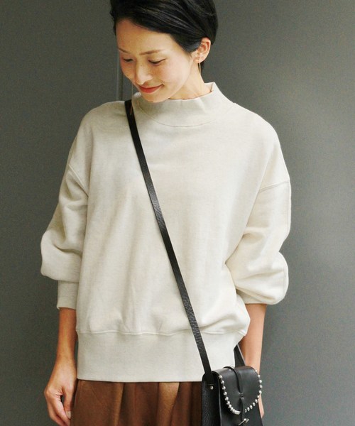 JOURNAL STANDARD relume(ジャーナルスタンダード レリューム)の「ソフトエアーウラケ モックネックスウェット(スウェット・レディース・キナリ/ブラック/カーキ・FREE)」の2枚目の写真