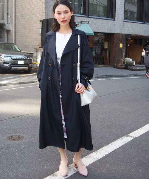 PICCIN(ピッチン)の「バックプリーツトレンチコート(トレンチコート・レディース・ベージュ/ネイビー/カーキ・MEDIUM/LARGE)」の10枚目の写真