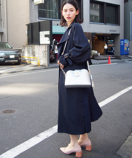 PICCIN(ピッチン)の「バックプリーツトレンチコート(トレンチコート・レディース・ベージュ/ネイビー/カーキ・MEDIUM/LARGE)」の8枚目の写真