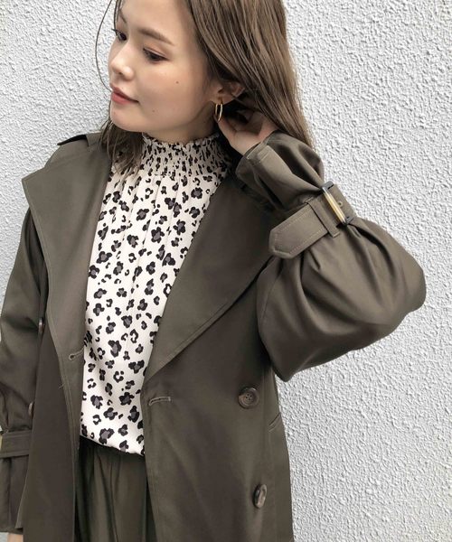 PICCIN(ピッチン)の「バックプリーツトレンチコート(トレンチコート・レディース・ベージュ/ネイビー/カーキ・MEDIUM/LARGE)」の21枚目の写真