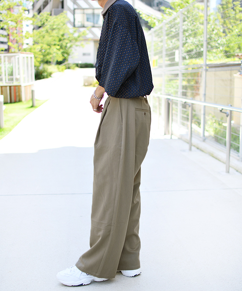 kutir（クティール）の「リブ襟柄シャツ（シャツ/ブラウス・メンズ・ブラック/ネイビー/マスタード・MEDIUM/LARGE）」の5枚目の写真