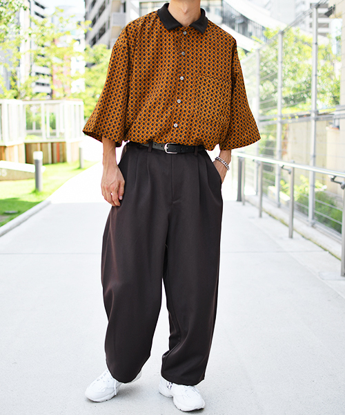 kutir（クティール）の「リブ襟柄シャツ（シャツ/ブラウス・メンズ・ブラック/ネイビー/マスタード・MEDIUM/LARGE）」の10枚目の写真