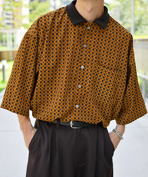 kutir（クティール）の「リブ襟柄シャツ（シャツ/ブラウス・メンズ・ブラック/ネイビー/マスタード・MEDIUM/LARGE）」の13枚目の写真