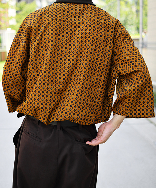 kutir（クティール）の「リブ襟柄シャツ（シャツ/ブラウス・メンズ・ブラック/ネイビー/マスタード・MEDIUM/LARGE）」の15枚目の写真