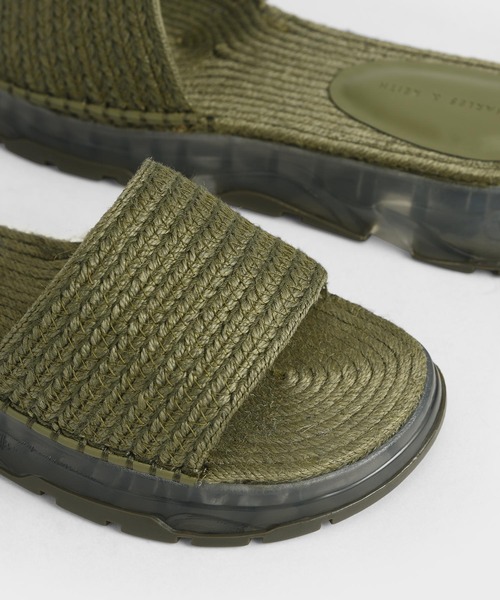 CHARLES & KEITH（チャールズ & キース）の「エスパドリーユ フラットフォームサンダル / Espadrille Flatform Sandals（サンダル・レディース・クリーム/オリーブ・22.5cm/23cm/23.5cm/24.5cm/25cm/25.5cm）」の8枚目の写真