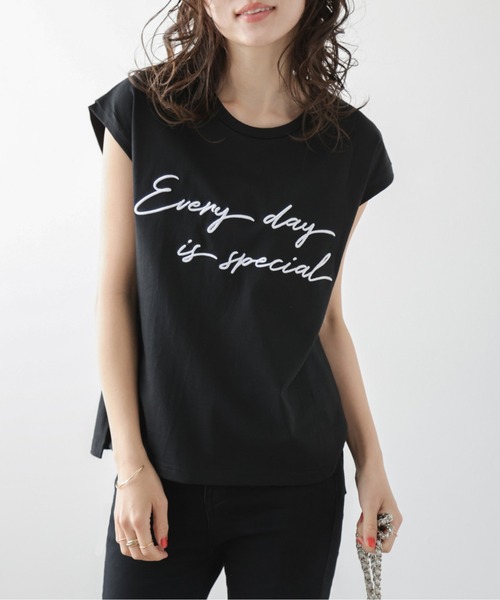 SUGAR BISKET（シュガービスケット）の「フレンチスリーブロゴTシャツ（Tシャツ/カットソー・レディース・ホワイト/ブラック/ホワイト系その他/ブラック系その他・M/L）」の3枚目の写真