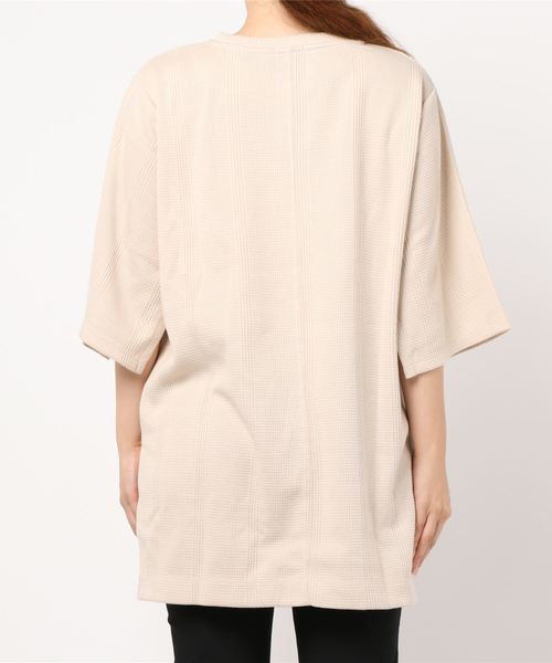 LOWRYS FARM(ローリーズファーム)の「ワッフルリブスリットS6S 895106(Tシャツ/カットソー・レディース・ブラック/レッド/アイボリー・FREE)」の4枚目の写真