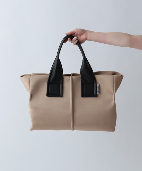 極美品 希少カラー カワカワ wet トートバッグ ベージュ Mサイズ A4可 