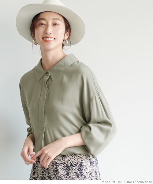 coca(coca)(コカ)の「レーヨンツイル抜け襟シャツ(シャツ/ブラウス・レディース・ブラック/カーキ・ONE SIZE)」の9枚目の写真