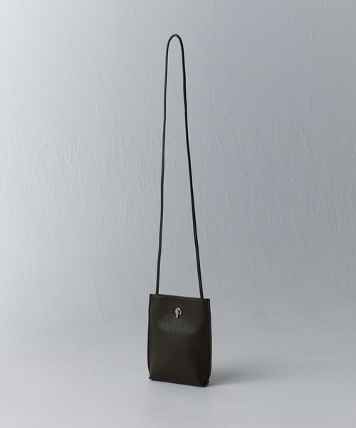 WYM LIDNM（ウィム バイ リドム）の「SHRINK EMBOSS LEATHER SHOULDER BAG（ショルダーバッグ・メンズ・ダークブラウン/ブラック・FREE）」の16枚目の写真