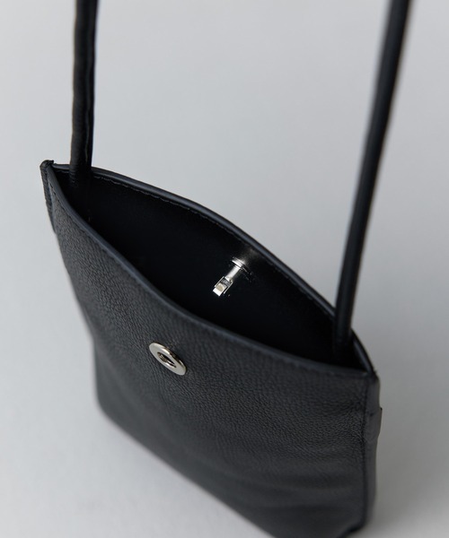 WYM LIDNM（ウィム バイ リドム）の「SHRINK EMBOSS LEATHER SHOULDER BAG（ショルダーバッグ・メンズ・ダークブラウン/ブラック・FREE）」の17枚目の写真